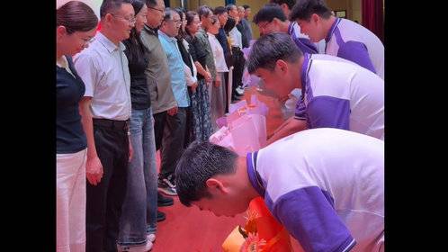 果然视频|泰安三中新校教师节庆祝大会
